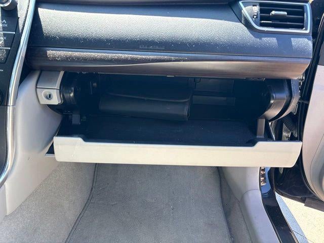 2016 Toyota Camry 4dr Sdn I4 Auto XLE