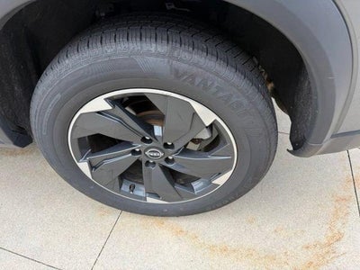 2025 Nissan Rogue AWD SV
