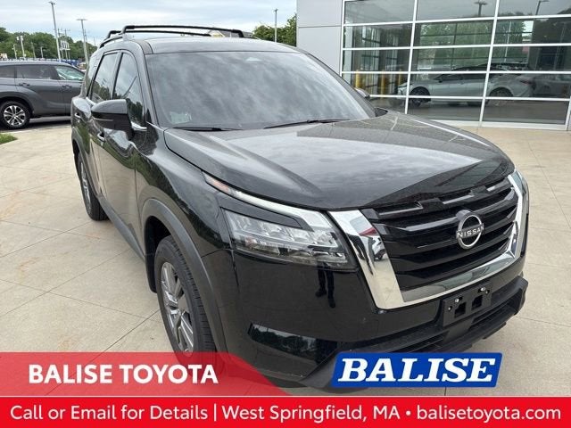 2025 Nissan Pathfinder SV 4WD's photo