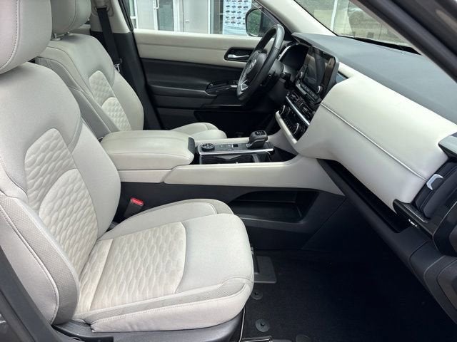 2022 Nissan Pathfinder SV 4WD