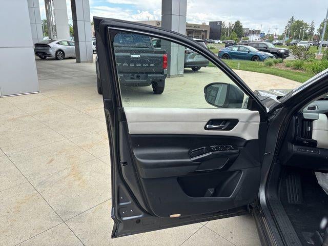 2022 Nissan Pathfinder SV 4WD