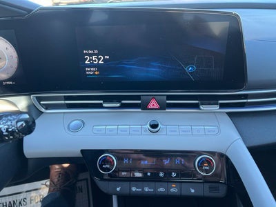 2023 Hyundai Elantra Limited IVT