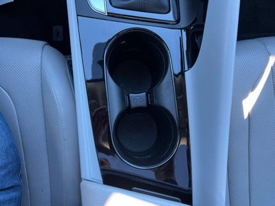 2023 Hyundai Elantra Limited IVT