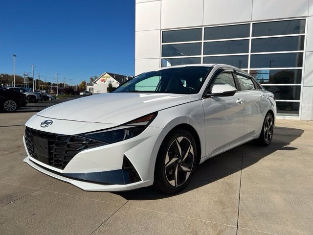 2023 Hyundai Elantra Limited IVT
