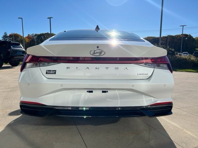 2023 Hyundai Elantra Limited IVT