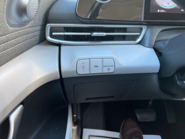 2023 Hyundai Elantra Limited IVT