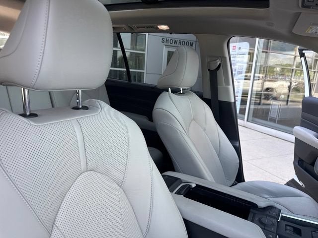 2024 Toyota Grand Highlander Hybrid Base