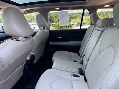 2024 Toyota Grand Highlander Hybrid Base