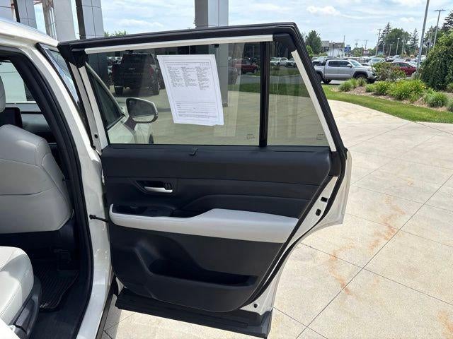 2024 Toyota Grand Highlander Hybrid Base