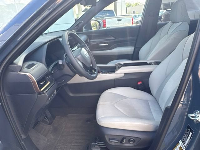 2026 Toyota Grand Highlander Hybrid Base