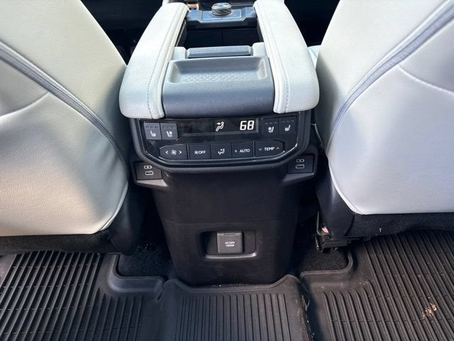 2026 Toyota Grand Highlander Hybrid Base