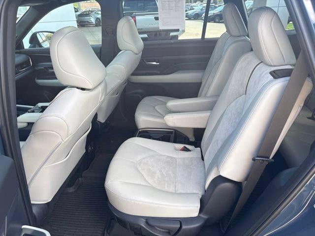 2026 Toyota Grand Highlander Hybrid Base