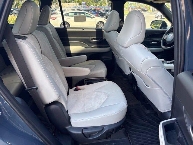 2026 Toyota Grand Highlander Hybrid Base