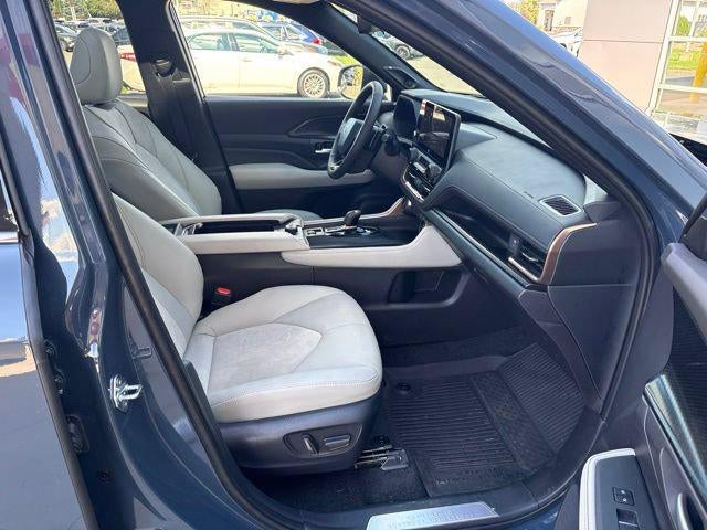 2026 Toyota Grand Highlander Hybrid Base