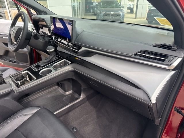 2025 Toyota Sienna XSE AWD 7-Passenger