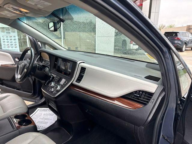 2017 Toyota Sienna Limited AWD 7-Passenger