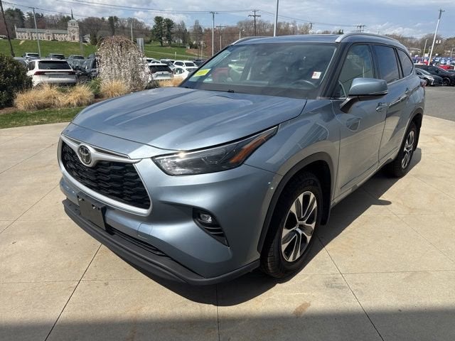 2022 Toyota Highlander XLE AWD