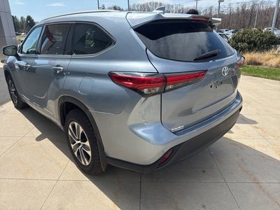2022 Toyota Highlander XLE AWD