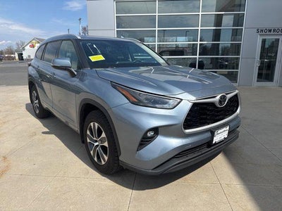 2022 Toyota Highlander XLE AWD
