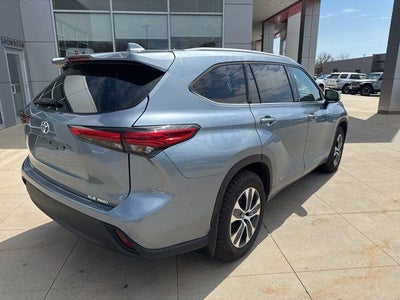 2022 Toyota Highlander XLE AWD