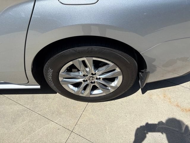2025 Toyota Sienna XLE AWD 7-Passenger