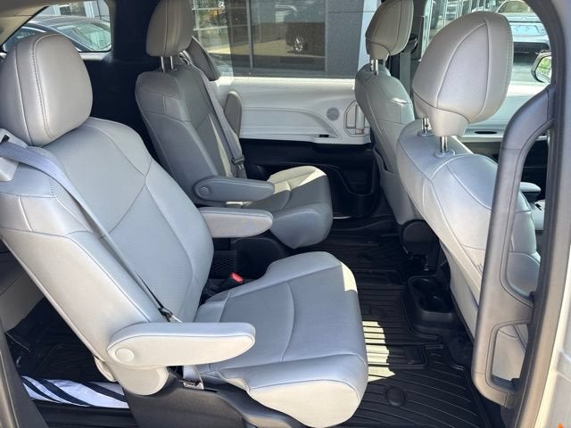 2025 Toyota Sienna XLE AWD 7-Passenger