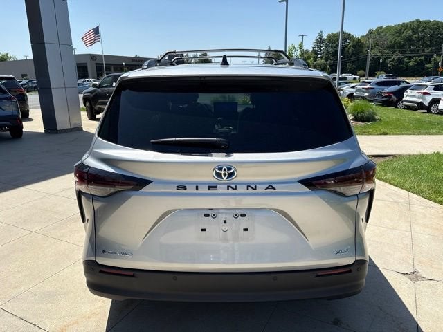 2025 Toyota Sienna XLE AWD 7-Passenger