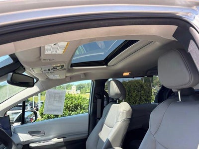 2025 Toyota Sienna XLE AWD 7-Passenger
