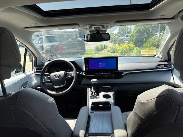 2025 Toyota Sienna XLE AWD 7-Passenger