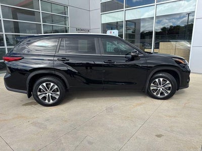 2023 Toyota Highlander XLE AWD