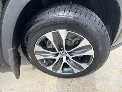 2023 Toyota Highlander XLE AWD
