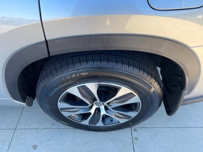 2023 Toyota Highlander XLE AWD