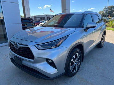 2023 Toyota Highlander XLE AWD
