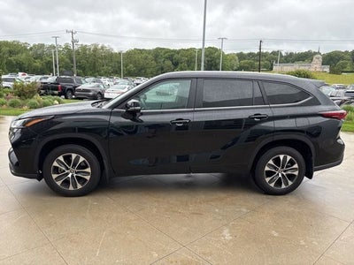 2025 Toyota Highlander XLE AWD