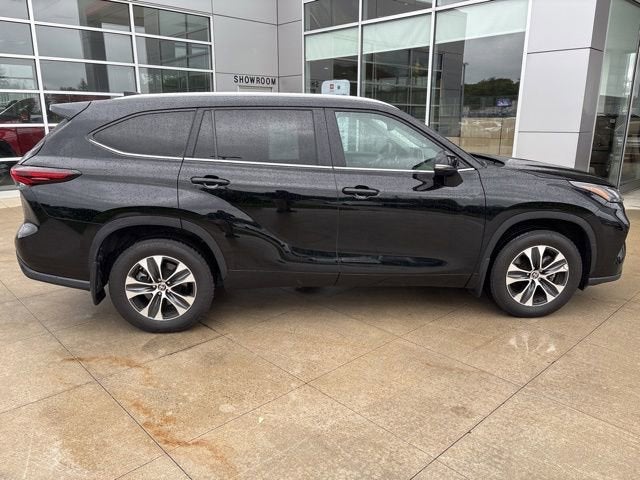 2025 Toyota Highlander XLE AWD