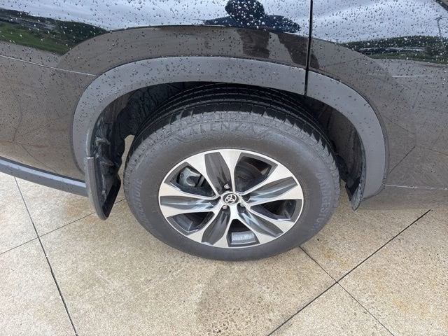 2025 Toyota Highlander XLE AWD