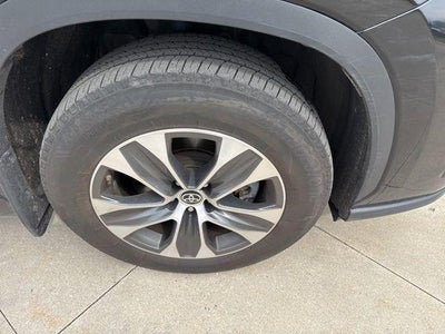 2025 Toyota Highlander XLE AWD
