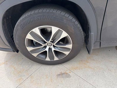 2025 Toyota Highlander XLE AWD