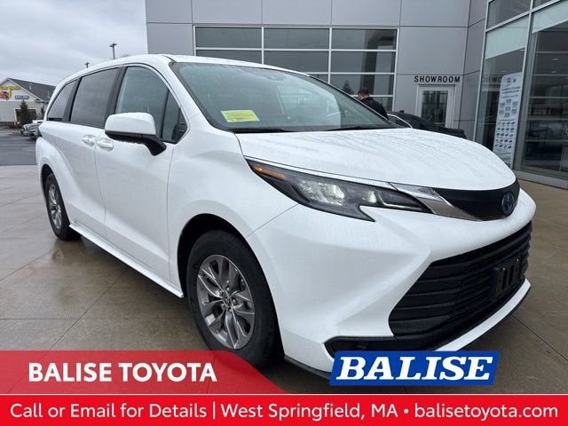 2025 Toyota Sienna LE FWD 8-Passenger