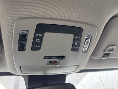 2025 Toyota Sienna LE FWD 8-Passenger
