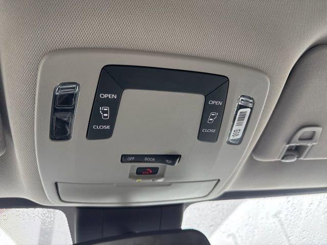 2025 Toyota Sienna LE FWD 8-Passenger