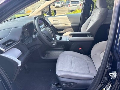2026 Toyota Sienna LE FWD 8-Passenger