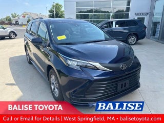2026 Toyota Sienna LE FWD 8-Passenger