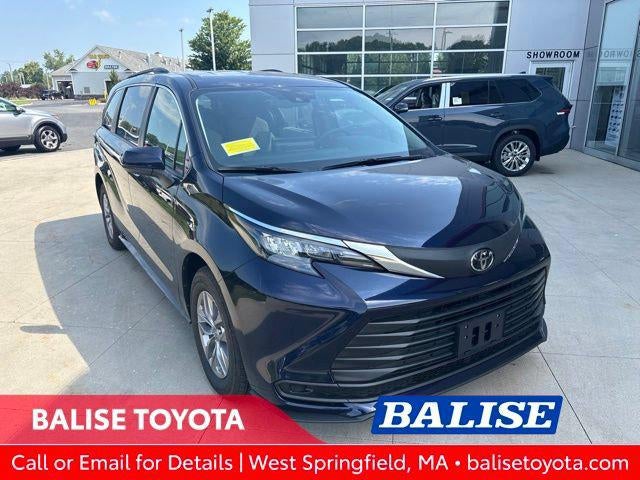 2026 Toyota Sienna LE FWD 8-Passenger
