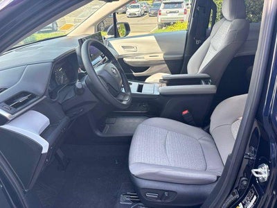 2026 Toyota Sienna LE FWD 8-Passenger