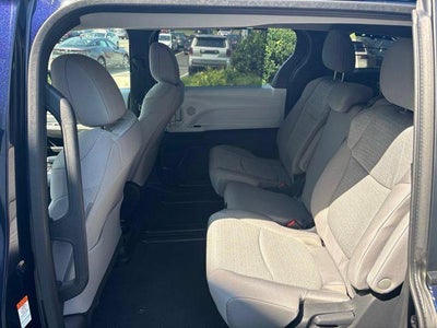2026 Toyota Sienna LE FWD 8-Passenger
