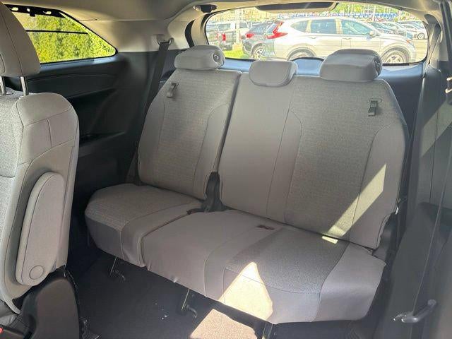 2026 Toyota Sienna LE FWD 8-Passenger