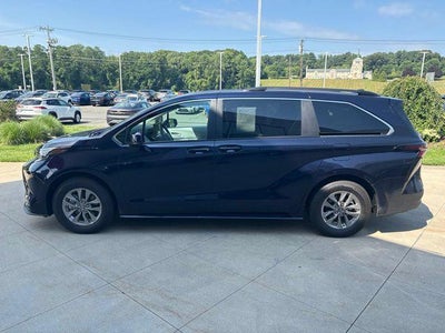 2026 Toyota Sienna LE FWD 8-Passenger