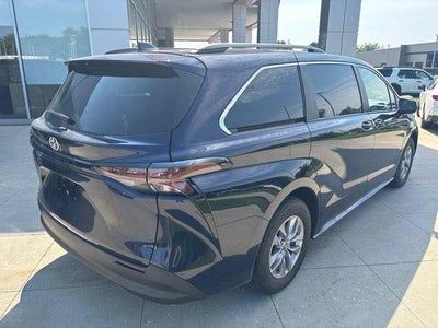 2026 Toyota Sienna LE FWD 8-Passenger