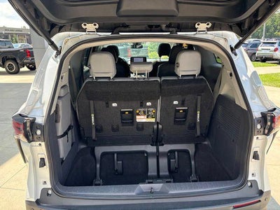 2023 Toyota Sienna Base
